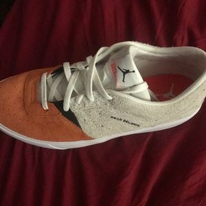 Sellin Jordan Deloris